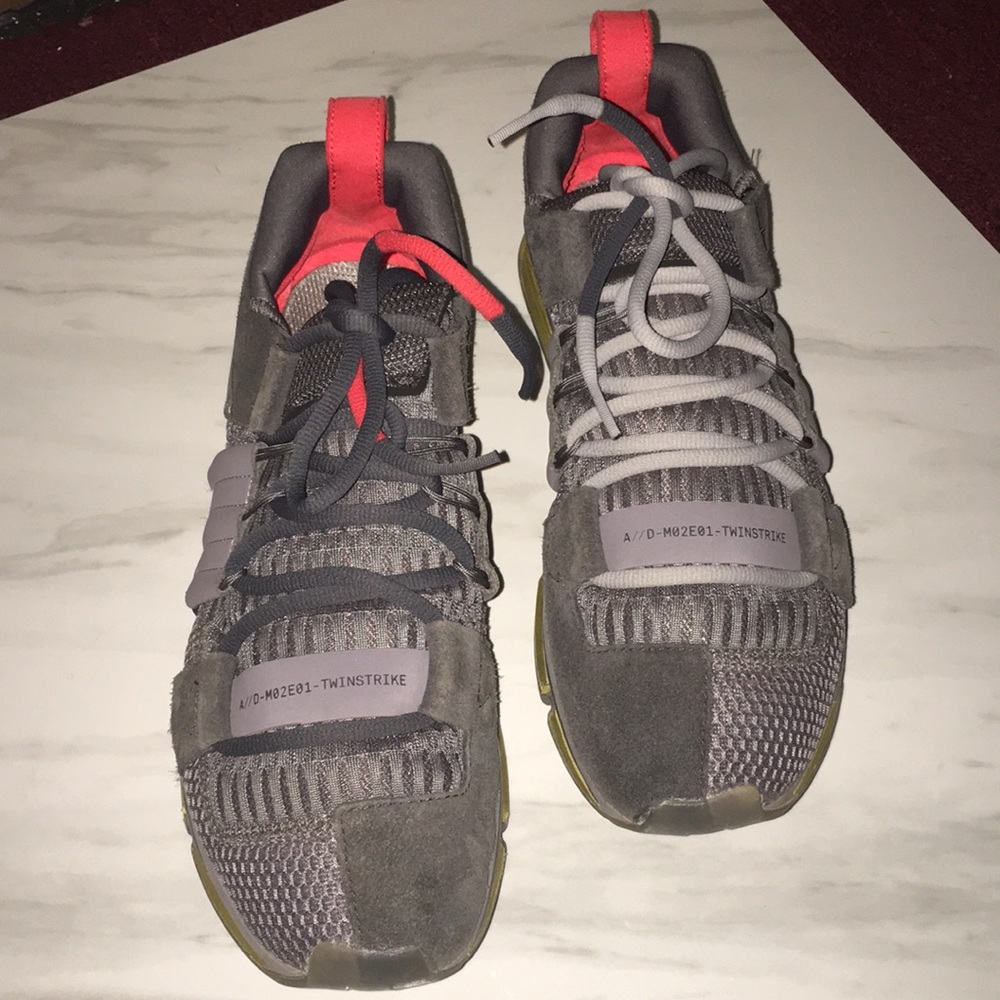 Adidas - A//D Mo2e01 - Twinstrike Size 10.5 - image 1